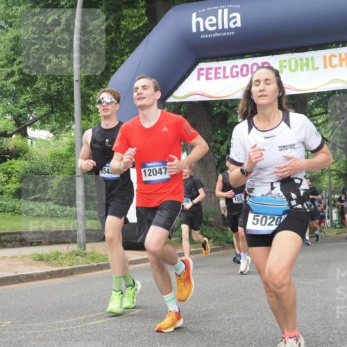 29.06.2025 - hella hamburg halbmarathon KatJ http://msf.ph/oto/8426938 29.06.2025 10:39:50 Zwischen KM18-KM19 1257, 1657, 2814, 5008, 5020, 5093, 6198, 7383, 7475 meine-sportfotos.de