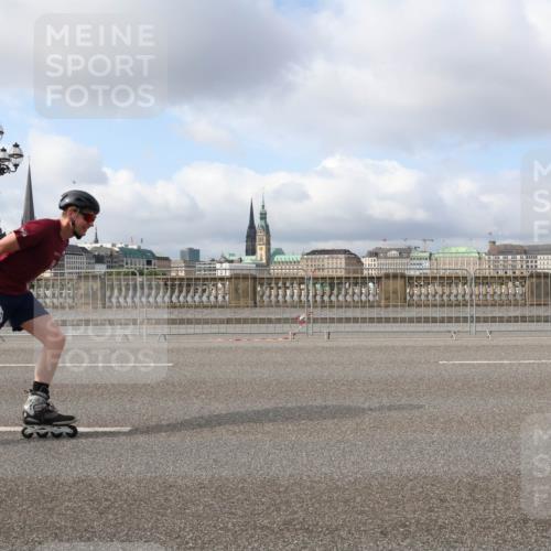 29.06.2025 - hella hamburg halbmarathon Lena Gebhardt http://msf.ph/oto/8426968 29.06.2025 08:59:03 Lombardsbrücke 281 meine-sportfotos.de