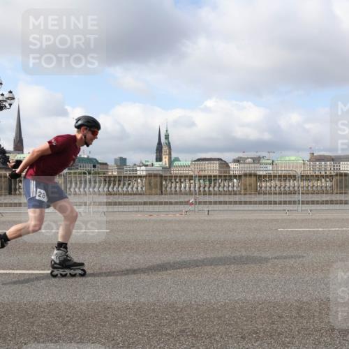 29.06.2025 - hella hamburg halbmarathon Lena Gebhardt http://msf.ph/oto/8426986 29.06.2025 08:59:03 Lombardsbrücke 28 meine-sportfotos.de