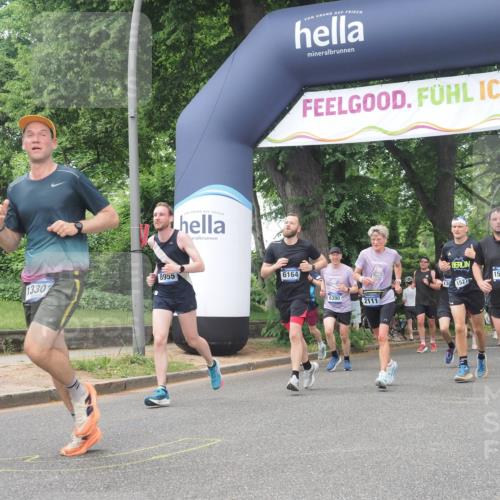 29.06.2025 - hella hamburg halbmarathon KatJ http://msf.ph/oto/8426988 29.06.2025 10:39:55 Zwischen KM18-KM19 1257, 1657, 1706, 2111, 2540, 2595, 4837, 6164, 7130, 7475, 8447 meine-sportfotos.de