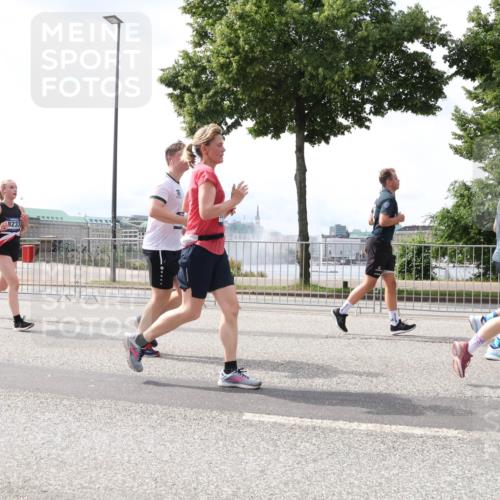 29.06.2025 - hella hamburg halbmarathon Lena Gebhardt http://msf.ph/oto/8427013 29.06.2025 10:43:34 Lombardsbrücke 1023, 1155, 1310, 1400, 1467, 1816, 1878, 2267, 2361, 2733, 2971, 3074, 3238, 3329, 3390, 3597, 3638, 4056, 4177, 4302, 4367, 4680, 4866, 5192, 5201, 5214, 5268, 5293, 5370, 5610, 5720, 5755, 5890, 6012, 6036, 6096, 6226, 6334, 6440, 6931, 6971, 6973, 7197, 7205, 7206, 7461, 7489, 7504, 7872, 7926, 8000, 8058, 8135, 8184, 8233, 8408, 8435, 8504, 9072, 9639, 9641, 9704, 9831, 9976, 10083, 10097, 10200, 10202 meine-sportfotos.de
