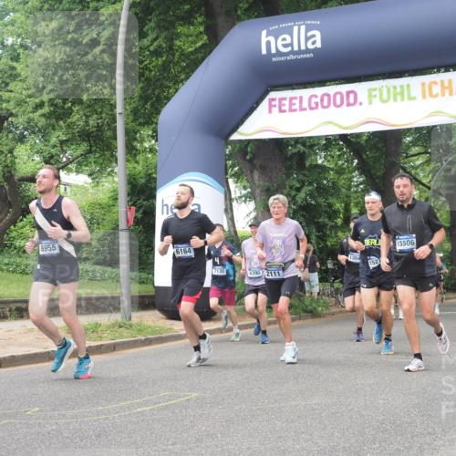 29.06.2025 - hella hamburg halbmarathon KatJ http://msf.ph/oto/8427015 29.06.2025 10:39:55 Zwischen KM18-KM19 1257, 1657, 1706, 2111, 2540, 2595, 4837, 6164, 7130, 7475, 8447 meine-sportfotos.de