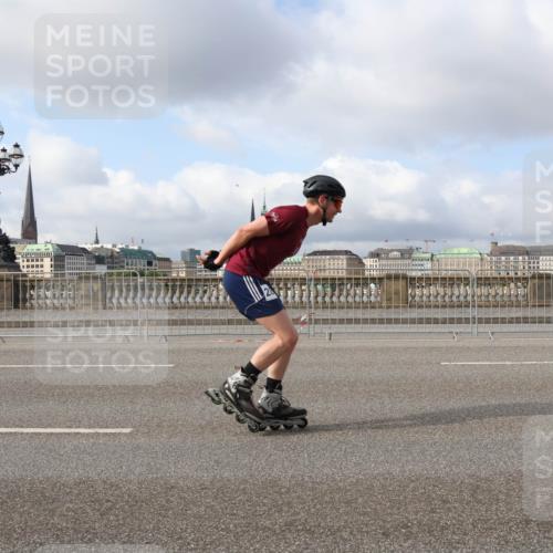 29.06.2025 - hella hamburg halbmarathon Lena Gebhardt http://msf.ph/oto/8427042 29.06.2025 08:59:03 Lombardsbrücke  meine-sportfotos.de