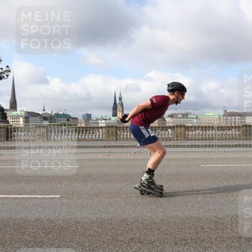 29.06.2025 - hella hamburg halbmarathon Lena Gebhardt http://msf.ph/oto/8427062 29.06.2025 08:59:03 Lombardsbrücke  meine-sportfotos.de