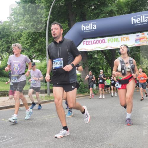 29.06.2025 - hella hamburg halbmarathon KatJ http://msf.ph/oto/8427063 29.06.2025 10:39:57 Zwischen KM18-KM19 1257, 1706, 2111, 2540, 2595, 4837, 5169, 5194, 6164, 6390, 7130, 7475, 7786, 8447 meine-sportfotos.de