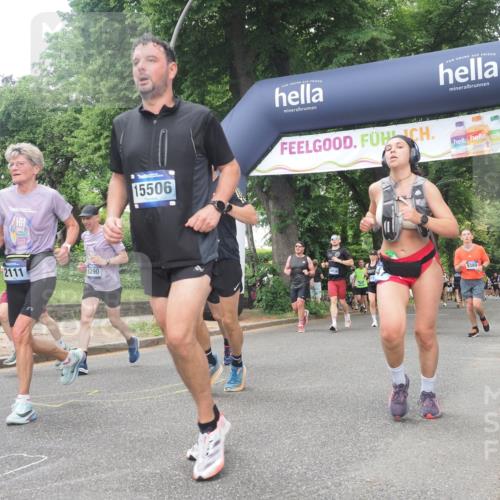 29.06.2025 - hella hamburg halbmarathon KatJ http://msf.ph/oto/8427069 29.06.2025 10:39:57 Zwischen KM18-KM19 1257, 1706, 2111, 2540, 2595, 4837, 5169, 5194, 6164, 6390, 7130, 7475, 7786, 8447 meine-sportfotos.de