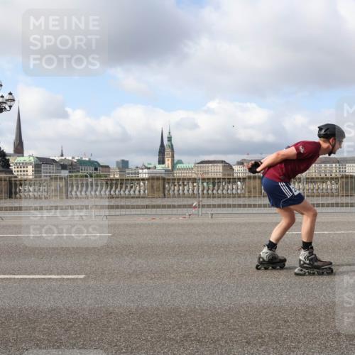 29.06.2025 - hella hamburg halbmarathon Lena Gebhardt http://msf.ph/oto/8427125 29.06.2025 08:59:03 Lombardsbrücke  meine-sportfotos.de
