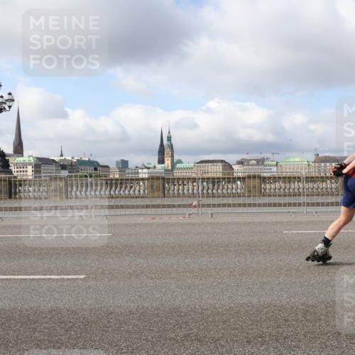 29.06.2025 - hella hamburg halbmarathon Lena Gebhardt http://msf.ph/oto/8427164 29.06.2025 08:59:03 Lombardsbrücke  meine-sportfotos.de