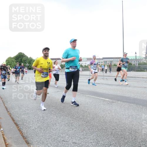 29.06.2025 - hella hamburg halbmarathon Lena Gebhardt http://msf.ph/oto/8427182 29.06.2025 10:53:44 Lombardsbrücke 1340, 6306, 5815, 1709, 1017, 1340, 1687, 1709, 1744, 1753, 1789, 1900, 1906, 1984, 2065, 2079, 2372, 2409, 2429, 2854, 3055, 3079, 3226, 3249, 3557, 4195, 4595, 4801, 5430, 5562, 5815, 5856, 5857, 5898, 5964, 6039, 6041, 6044, 6192, 6273, 6306, 6913, 6996, 7039, 7068, 7537, 7611, 7614, 7876, 7890, 8189, 8212, 8414, 8515, 8906, 8924, 9077, 9456, 9503, 9531, 9572, 9685, 9764, 9771, 9785, 10043, 10175, 10490, 11390, 12193, 12219, 12700 meine-sportfotos.de