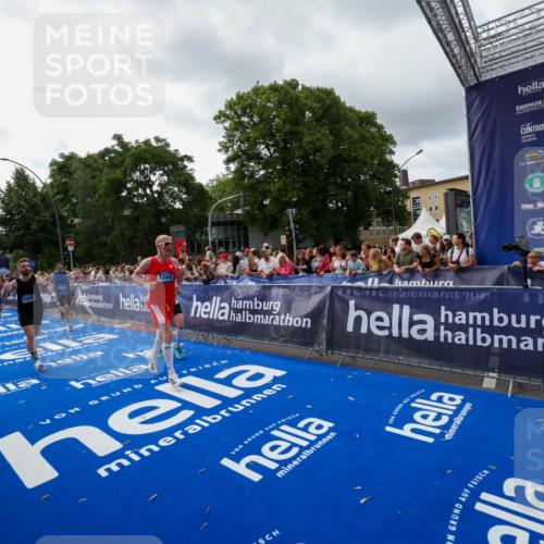29.06.2025 - hella hamburg halbmarathon Zöllner http://msf.ph/oto/8427184 29.06.2025 10:35:37 Ziel 1344, 5269, 10384, 16123, 16695, 17612, 17826, 18841, 19022 meine-sportfotos.de