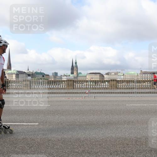 29.06.2025 - hella hamburg halbmarathon Lena Gebhardt http://msf.ph/oto/8427214 29.06.2025 08:59:12 Lombardsbrücke 90 meine-sportfotos.de
