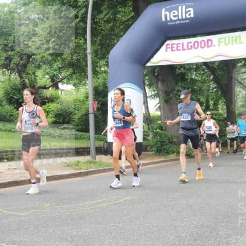 29.06.2025 - hella hamburg halbmarathon KatJ http://msf.ph/oto/8427246 29.06.2025 10:40:03 Zwischen KM18-KM19 1706, 2444, 3208, 3209, 5169, 5194, 6390, 7786, 8390 meine-sportfotos.de