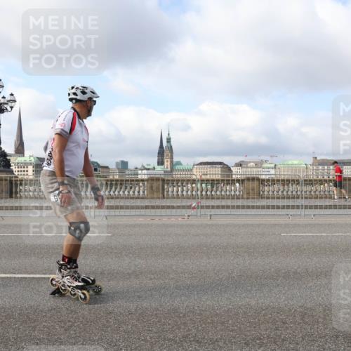 29.06.2025 - hella hamburg halbmarathon Lena Gebhardt http://msf.ph/oto/8427247 29.06.2025 08:59:12 Lombardsbrücke  meine-sportfotos.de