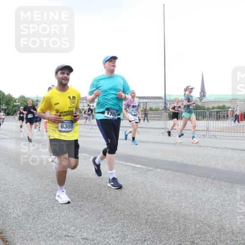 29.06.2025 - hella hamburg halbmarathon Lena Gebhardt http://msf.ph/oto/8427253 29.06.2025 10:53:45 Lombardsbrücke 1340, 1537, 11349, 6306, 1709, 1017, 1340, 1687, 1709, 1744, 1753, 1789, 1900, 1906, 1984, 2065, 2079, 2372, 2409, 2429, 2854, 3055, 3079, 3226, 3249, 3467, 3557, 4195, 4595, 4801, 5430, 5562, 5815, 5856, 5857, 5898, 5964, 6039, 6041, 6044, 6192, 6273, 6306, 6913, 6996, 7039, 7068, 7537, 7611, 7614, 7876, 7890, 8189, 8212, 8414, 8515, 8906, 8924, 9077, 9456, 9503, 9531, 9572, 9685, 9764, 9771, 9785, 10043, 10175, 10490, 11390, 12193, 12219, 12700 meine-sportfotos.de