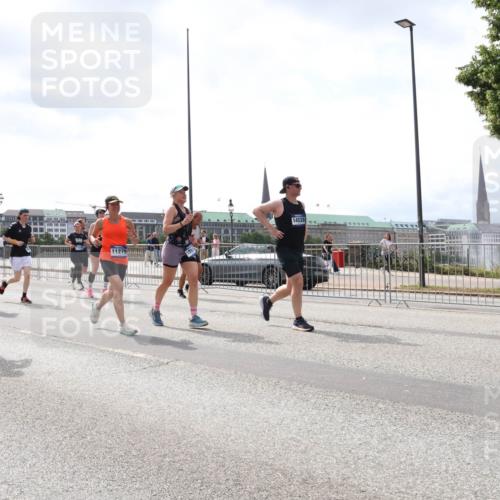 29.06.2025 - hella hamburg halbmarathon Lena Gebhardt http://msf.ph/oto/8427283 29.06.2025 10:43:36 Lombardsbrücke 7926, 11279, 14528, 1023, 1155, 1310, 1400, 1816, 1878, 2073, 2733, 3074, 3238, 3288, 3329, 3390, 3597, 3638, 4056, 4177, 4302, 4367, 4680, 4866, 5192, 5201, 5214, 5293, 5370, 5610, 5720, 5890, 6012, 6036, 6096, 6226, 6334, 6440, 6931, 6971, 6973, 7197, 7205, 7206, 7461, 7489, 7504, 7872, 7926, 8000, 8058, 8135, 8184, 8233, 8408, 8435, 8504, 9639, 9641, 9704, 9831, 9976, 10083, 10097, 10200, 10202 meine-sportfotos.de