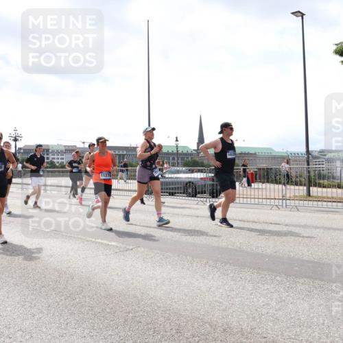 29.06.2025 - hella hamburg halbmarathon Lena Gebhardt http://msf.ph/oto/8427303 29.06.2025 10:43:36 Lombardsbrücke 367, 7926, 11279, 14528, 1023, 1155, 1310, 1400, 1816, 1878, 2073, 2733, 3074, 3238, 3288, 3329, 3390, 3597, 3638, 4056, 4177, 4302, 4367, 4680, 4866, 5192, 5201, 5214, 5293, 5370, 5610, 5720, 5890, 6012, 6036, 6096, 6226, 6334, 6440, 6931, 6971, 6973, 7197, 7205, 7206, 7461, 7489, 7504, 7872, 7926, 8000, 8058, 8135, 8184, 8233, 8408, 8435, 8504, 9639, 9641, 9704, 9831, 9976, 10083, 10097, 10200, 10202 meine-sportfotos.de