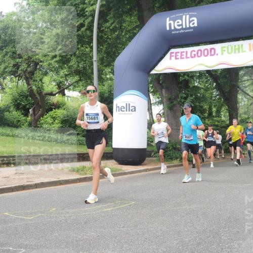 29.06.2025 - hella hamburg halbmarathon KatJ http://msf.ph/oto/8427331 29.06.2025 10:40:05 Zwischen KM18-KM19 2444, 3208, 3209, 5194, 8390, 8587 meine-sportfotos.de
