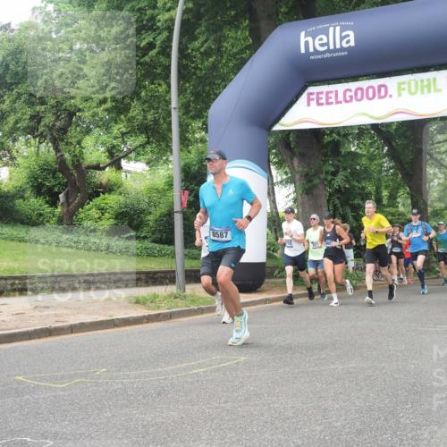 29.06.2025 - hella hamburg halbmarathon KatJ http://msf.ph/oto/8427343 29.06.2025 10:40:06 Zwischen KM18-KM19 2444, 3208, 3209, 4065, 8390, 8587 meine-sportfotos.de