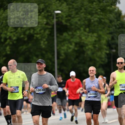 29.06.2025 - hella hamburg halbmarathon Dr. Thomas Lammeyer http://msf.ph/oto/8427411 29.06.2025 10:50:49 Kennedybrücke 1033, 1429, 1695, 1867, 1868, 1924, 1983, 2008, 2398, 2423, 2773, 2813, 2917, 3160, 3164, 3410, 4202, 4296, 4306, 4317, 4572, 5044, 5769, 5770, 6124, 6161, 6392, 8477, 8486, 9120, 9121, 9243, 9337, 9445, 10030, 10230, 10327, 10329, 10367, 11253, 11361 meine-sportfotos.de
