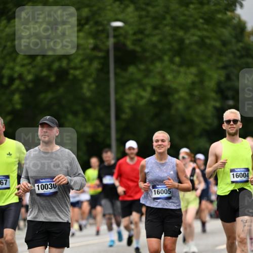 29.06.2025 - hella hamburg halbmarathon Dr. Thomas Lammeyer http://msf.ph/oto/8427439 29.06.2025 10:50:50 Kennedybrücke 1033, 1429, 1695, 1867, 1868, 1924, 1983, 2398, 2423, 2773, 2813, 2917, 3160, 3164, 3410, 4202, 4296, 4306, 4317, 4572, 5044, 5635, 5769, 5770, 6124, 6161, 6392, 8010, 8477, 8486, 9120, 9121, 9243, 9337, 9426, 9445, 10030, 10230, 10327, 10329, 10367, 11253, 11361 meine-sportfotos.de