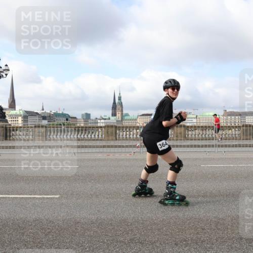 29.06.2025 - hella hamburg halbmarathon Lena Gebhardt http://msf.ph/oto/8427454 29.06.2025 08:59:12 Lombardsbrücke 364, 20090 meine-sportfotos.de