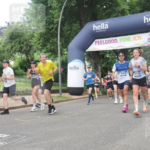 29.06.2025 - hella hamburg halbmarathon KatJ http://msf.ph/oto/8427460 29.06.2025 10:40:08 Zwischen KM18-KM19 2444, 3209, 3715, 4065, 5638, 8273, 8390, 8587, 8651 meine-sportfotos.de