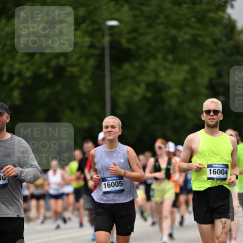 29.06.2025 - hella hamburg halbmarathon Dr. Thomas Lammeyer http://msf.ph/oto/8427490 29.06.2025 10:50:51 Kennedybrücke 1033, 1104, 1429, 1695, 1867, 1868, 1924, 1983, 2398, 2423, 2773, 2813, 2917, 3160, 3164, 3410, 3896, 4202, 4296, 4306, 4317, 4448, 4572, 5635, 5769, 5770, 6124, 6161, 6392, 8010, 8477, 8486, 9120, 9121, 9243, 9337, 9426, 9445, 9774, 10030, 10230, 10327, 10329, 10367, 11253, 11361 meine-sportfotos.de