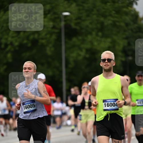 29.06.2025 - hella hamburg halbmarathon Dr. Thomas Lammeyer http://msf.ph/oto/8427535 29.06.2025 10:50:52 Kennedybrücke 1033, 1104, 1429, 1695, 1867, 1868, 1924, 2398, 2423, 2773, 2813, 2917, 3160, 3164, 3410, 3896, 4202, 4296, 4306, 4317, 4448, 4572, 5635, 5769, 5770, 6124, 6161, 6392, 8010, 8047, 8477, 8486, 8706, 9120, 9121, 9243, 9337, 9426, 9445, 9774, 10030, 10230, 10327, 10329, 10367, 11253, 11361 meine-sportfotos.de