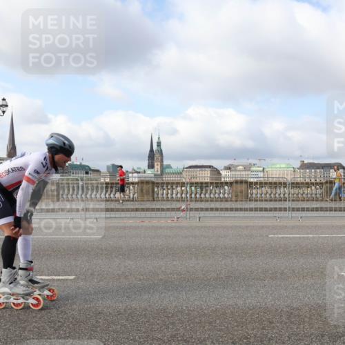 29.06.2025 - hella hamburg halbmarathon Lena Gebhardt http://msf.ph/oto/8427578 29.06.2025 08:59:15 Lombardsbrücke  meine-sportfotos.de