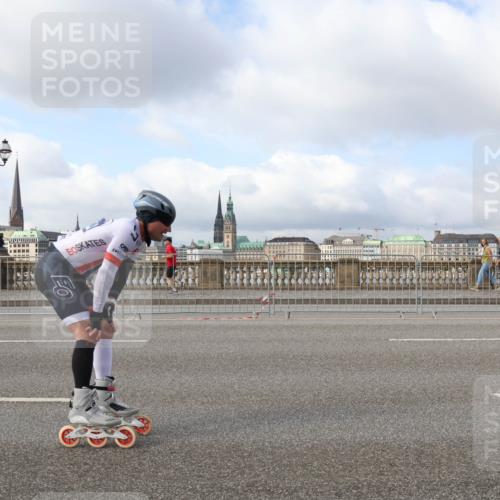 29.06.2025 - hella hamburg halbmarathon Lena Gebhardt http://msf.ph/oto/8427598 29.06.2025 08:59:15 Lombardsbrücke  meine-sportfotos.de