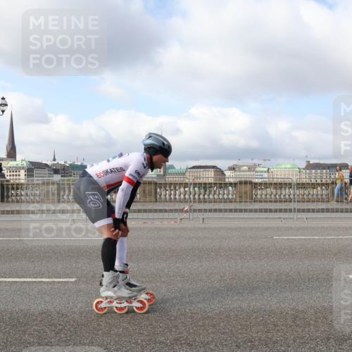 29.06.2025 - hella hamburg halbmarathon Lena Gebhardt http://msf.ph/oto/8427622 29.06.2025 08:59:15 Lombardsbrücke  meine-sportfotos.de