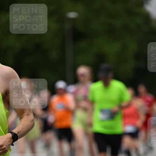 29.06.2025 - hella hamburg halbmarathon Dr. Thomas Lammeyer http://msf.ph/oto/8427623 29.06.2025 10:50:54 Kennedybrücke 1033, 1100, 1104, 1429, 1695, 1867, 1868, 1924, 2398, 2423, 2773, 2813, 2917, 3160, 3164, 3410, 3896, 4104, 4202, 4296, 4306, 4317, 4448, 4572, 5635, 5769, 5770, 5854, 5892, 6124, 6161, 6392, 6623, 8010, 8047, 8477, 8486, 8706, 9120, 9121, 9243, 9337, 9426, 9445, 9774, 9949, 10030, 10230, 10327, 10329, 11253, 11361, 11408 meine-sportfotos.de