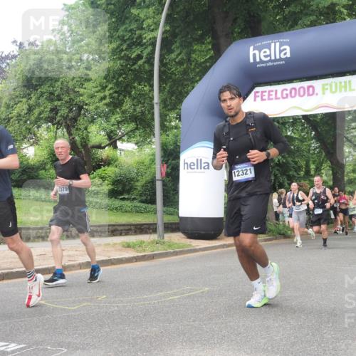 29.06.2025 - hella hamburg halbmarathon KatJ http://msf.ph/oto/8427634 29.06.2025 10:40:13 Zwischen KM18-KM19 1258, 2208, 3715, 3952, 4029, 4065, 5378, 5638, 6481, 7896, 8273, 8651 meine-sportfotos.de