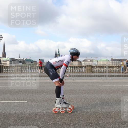 29.06.2025 - hella hamburg halbmarathon Lena Gebhardt http://msf.ph/oto/8427639 29.06.2025 08:59:15 Lombardsbrücke  meine-sportfotos.de