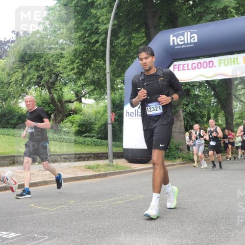 29.06.2025 - hella hamburg halbmarathon KatJ http://msf.ph/oto/8427641 29.06.2025 10:40:13 Zwischen KM18-KM19 1258, 2208, 3715, 3952, 4029, 4065, 5378, 5638, 6481, 7896, 8273, 8651 meine-sportfotos.de