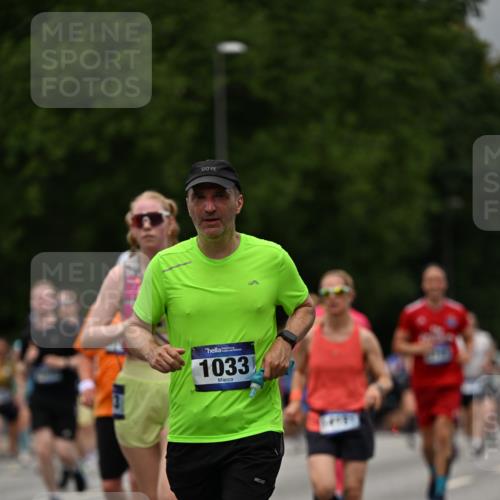 29.06.2025 - hella hamburg halbmarathon Dr. Thomas Lammeyer http://msf.ph/oto/8427642 29.06.2025 10:50:55 Kennedybrücke 1033, 1100, 1104, 1429, 1867, 1868, 1924, 2423, 2697, 2773, 2813, 2917, 3160, 3164, 3410, 3896, 4104, 4202, 4296, 4306, 4317, 4448, 4572, 5635, 5769, 5770, 5854, 5892, 6124, 6161, 6392, 6623, 8010, 8047, 8477, 8486, 8706, 9120, 9121, 9243, 9337, 9426, 9445, 9774, 9949, 10030, 10230, 10327, 10329, 11253, 11361, 11408 meine-sportfotos.de