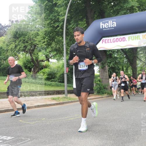 29.06.2025 - hella hamburg halbmarathon KatJ http://msf.ph/oto/8427651 29.06.2025 10:40:13 Zwischen KM18-KM19 1258, 2208, 3715, 3952, 4029, 4065, 5378, 5638, 6481, 7896, 8273, 8651 meine-sportfotos.de