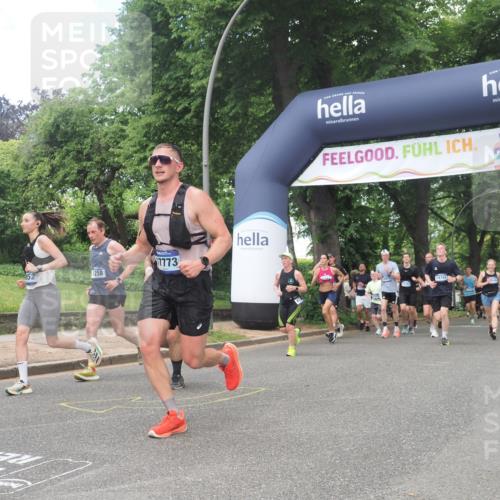 29.06.2025 - hella hamburg halbmarathon KatJ http://msf.ph/oto/8427728 29.06.2025 10:40:16 Zwischen KM18-KM19 1151, 1258, 2208, 3952, 4029, 5378, 5907, 6481, 7896, 8273 meine-sportfotos.de