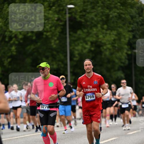 29.06.2025 - hella hamburg halbmarathon Dr. Thomas Lammeyer http://msf.ph/oto/8427742 29.06.2025 10:50:58 Kennedybrücke 1033, 1100, 1104, 1429, 1867, 1868, 1924, 2423, 2662, 2665, 2697, 2773, 2813, 3160, 3164, 3410, 3896, 4104, 4202, 4296, 4306, 4317, 4448, 4572, 5635, 5769, 5770, 5854, 5892, 6392, 6623, 7073, 8010, 8047, 8477, 8486, 8706, 9120, 9121, 9243, 9337, 9426, 9445, 9774, 9949, 10030, 10230, 10327, 10329, 11253, 11361, 11408 meine-sportfotos.de