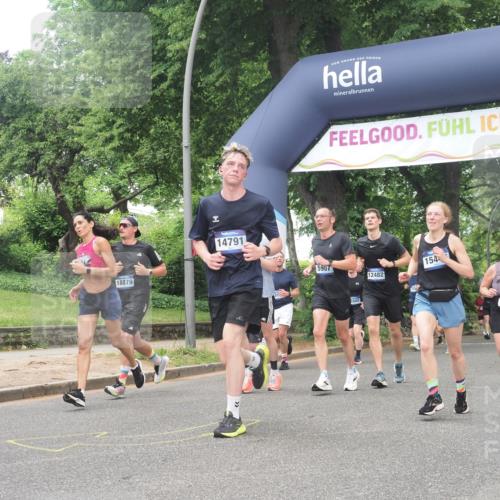 29.06.2025 - hella hamburg halbmarathon KatJ http://msf.ph/oto/8427783 29.06.2025 10:40:18 Zwischen KM18-KM19 1151, 1258, 3952, 4029, 5907, 6481, 8361 meine-sportfotos.de