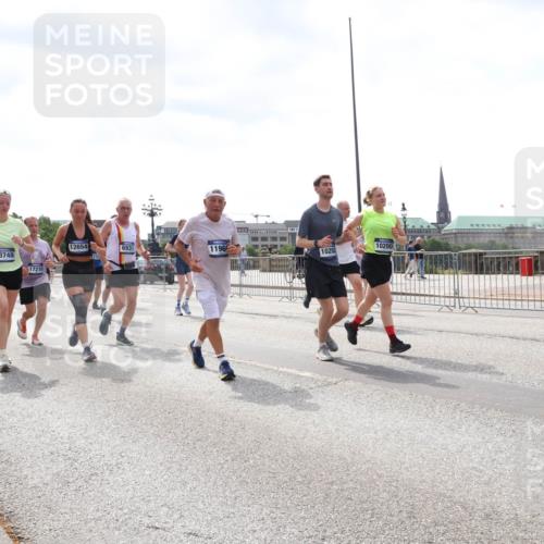 29.06.2025 - hella hamburg halbmarathon Lena Gebhardt http://msf.ph/oto/8427799 29.06.2025 10:43:40 Lombardsbrücke 3238, 15, 13748, 17210, 12654, 6931, 1196, 10202, 10200, 1023, 1026, 1095, 1155, 1306, 1310, 1400, 1459, 1816, 1878, 2073, 2733, 3238, 3288, 3329, 3390, 3597, 3638, 4056, 4302, 4367, 4627, 4866, 5192, 5201, 5214, 5293, 5370, 5720, 5890, 6012, 6036, 6096, 6226, 6334, 6440, 6895, 6931, 6971, 6973, 7197, 7205, 7206, 7489, 7504, 7872, 7926, 8000, 8058, 8135, 8233, 8408, 8435, 8504, 8870, 9639, 9641, 9704, 9831, 9976, 10083, 10097, 10200, 10202 meine-sportfotos.de