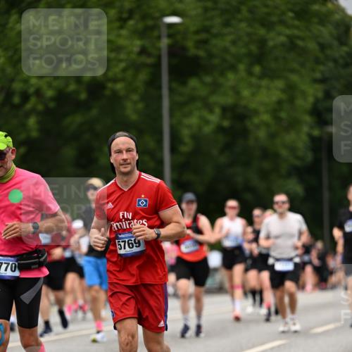 29.06.2025 - hella hamburg halbmarathon Dr. Thomas Lammeyer http://msf.ph/oto/8427812 29.06.2025 10:50:59 Kennedybrücke 1004, 1033, 1100, 1104, 1429, 1867, 1868, 1924, 2423, 2662, 2665, 2697, 2773, 2813, 3160, 3164, 3410, 3896, 4104, 4202, 4296, 4306, 4317, 4448, 4483, 4572, 5635, 5769, 5770, 5854, 5892, 6392, 6623, 7073, 7268, 7374, 8010, 8047, 8477, 8486, 8706, 9120, 9121, 9243, 9337, 9426, 9445, 9774, 9949, 10030, 10327, 10329, 11253, 11361, 11408 meine-sportfotos.de