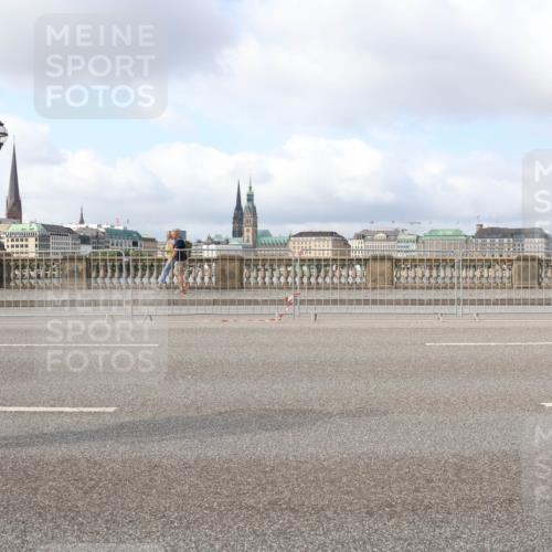 29.06.2025 - hella hamburg halbmarathon Lena Gebhardt http://msf.ph/oto/8427887 29.06.2025 08:59:23 Lombardsbrücke 19 meine-sportfotos.de