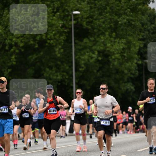 29.06.2025 - hella hamburg halbmarathon Dr. Thomas Lammeyer http://msf.ph/oto/8427926 29.06.2025 10:51:01 Kennedybrücke 1004, 1033, 1100, 1104, 1429, 1867, 1868, 1924, 1999, 2423, 2662, 2665, 2697, 2773, 2813, 3410, 3896, 4104, 4202, 4296, 4306, 4317, 4448, 4483, 4572, 5635, 5769, 5770, 5854, 5892, 6392, 6623, 7073, 7268, 7364, 7368, 7374, 8010, 8047, 8486, 8706, 9120, 9121, 9243, 9337, 9426, 9445, 9774, 9949, 10030, 10327, 10329, 11253, 11361, 11408 meine-sportfotos.de