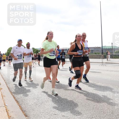 29.06.2025 - hella hamburg halbmarathon Lena Gebhardt http://msf.ph/oto/8427944 29.06.2025 10:43:41 Lombardsbrücke 3238, 13748, 310, 1714, 12654, 6931, 11969, 1023, 1026, 1095, 1155, 1306, 1310, 1400, 1459, 1816, 1878, 2073, 2733, 3238, 3288, 3329, 3390, 3597, 3638, 4056, 4302, 4367, 4627, 4866, 5192, 5201, 5214, 5293, 5370, 5720, 5890, 6012, 6036, 6096, 6226, 6334, 6440, 6895, 6931, 6971, 6973, 7197, 7205, 7206, 7489, 7504, 7872, 7926, 8000, 8058, 8135, 8233, 8408, 8435, 8504, 8870, 9639, 9641, 9704, 9831, 9976, 10083, 10097, 10200, 10202 meine-sportfotos.de