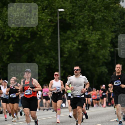 29.06.2025 - hella hamburg halbmarathon Dr. Thomas Lammeyer http://msf.ph/oto/8427948 29.06.2025 10:51:02 Kennedybrücke 1004, 1033, 1100, 1104, 1429, 1867, 1868, 1924, 1999, 2423, 2662, 2665, 2697, 2773, 2813, 3410, 3896, 4104, 4202, 4296, 4306, 4317, 4448, 4483, 4572, 5635, 5769, 5770, 5854, 5892, 6392, 6623, 7073, 7268, 7364, 7368, 7374, 8010, 8047, 8486, 8706, 9120, 9121, 9243, 9337, 9426, 9445, 9774, 9949, 10030, 10327, 10329, 11253, 11361, 11408 meine-sportfotos.de