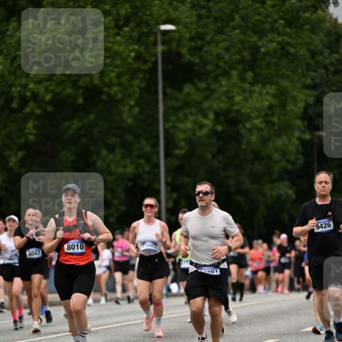 29.06.2025 - hella hamburg halbmarathon Dr. Thomas Lammeyer http://msf.ph/oto/8427958 29.06.2025 10:51:02 Kennedybrücke 1004, 1033, 1100, 1104, 1429, 1867, 1868, 1924, 1999, 2423, 2662, 2665, 2697, 2773, 2813, 3410, 3896, 4104, 4202, 4296, 4306, 4317, 4448, 4483, 4572, 5635, 5769, 5770, 5854, 5892, 6392, 6623, 7073, 7268, 7364, 7368, 7374, 8010, 8047, 8486, 8706, 9120, 9121, 9243, 9337, 9426, 9445, 9774, 9949, 10030, 10327, 10329, 11253, 11361, 11408 meine-sportfotos.de