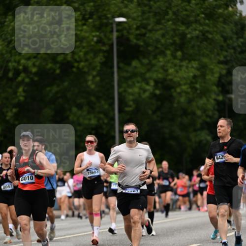 29.06.2025 - hella hamburg halbmarathon Dr. Thomas Lammeyer http://msf.ph/oto/8427993 29.06.2025 10:51:02 Kennedybrücke 1004, 1033, 1100, 1104, 1429, 1867, 1868, 1924, 1999, 2423, 2662, 2665, 2697, 2773, 2813, 3410, 3896, 4104, 4202, 4296, 4306, 4317, 4448, 4483, 4572, 5635, 5769, 5770, 5854, 5892, 6392, 6623, 7073, 7268, 7364, 7368, 7374, 8010, 8047, 8486, 8706, 9120, 9121, 9243, 9337, 9426, 9445, 9774, 9949, 10030, 10327, 10329, 11253, 11361, 11408 meine-sportfotos.de