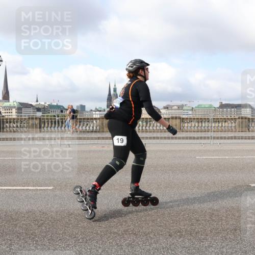 29.06.2025 - hella hamburg halbmarathon Lena Gebhardt http://msf.ph/oto/8427996 29.06.2025 08:59:23 Lombardsbrücke 19 meine-sportfotos.de