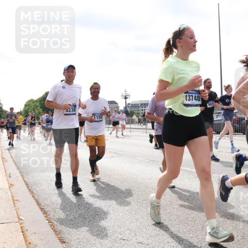 29.06.2025 - hella hamburg halbmarathon Lena Gebhardt http://msf.ph/oto/8428019 29.06.2025 10:43:42 Lombardsbrücke 3238, 3238, 1155, 13748, 983, 1265, 1023, 1026, 1095, 1155, 1306, 1310, 1400, 1459, 1816, 1878, 2073, 2733, 3238, 3288, 3329, 3390, 3597, 4056, 4367, 4627, 4866, 5001, 5192, 5201, 5214, 5293, 5370, 5720, 5890, 6012, 6036, 6096, 6226, 6334, 6440, 6895, 6931, 6971, 6973, 7197, 7205, 7206, 7489, 7504, 7872, 7926, 8000, 8058, 8135, 8233, 8408, 8435, 8504, 8870, 9073, 9639, 9641, 9704, 9831, 9879, 9976, 10083, 10097, 10200, 10202 meine-sportfotos.de